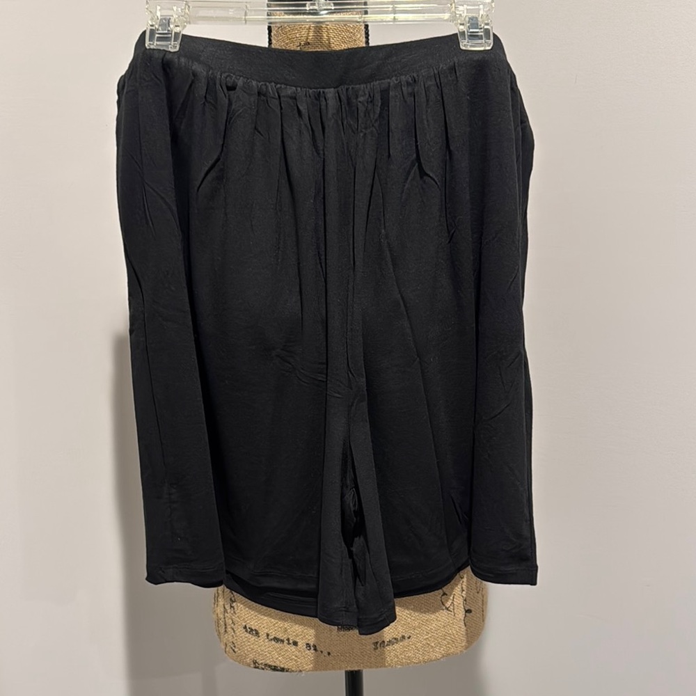 Zenana Black Wide-Leg Shorts